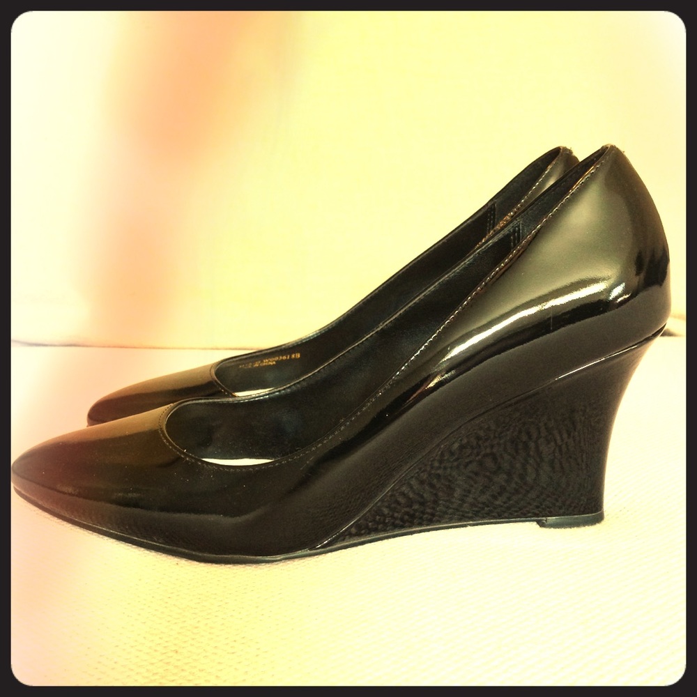 Cole Haan patent wedge pumps